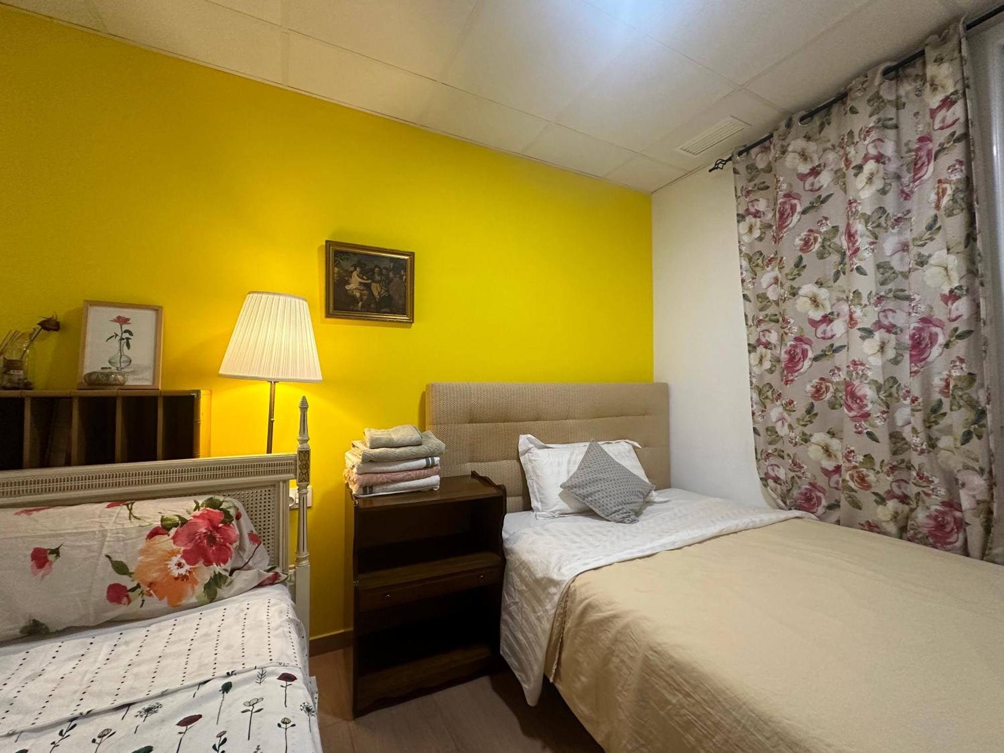 Mirador 2 Del Mercado Central - Habitacion Con Bano Privado En El Centro De La Ciudad Vella Valencia Luaran gambar