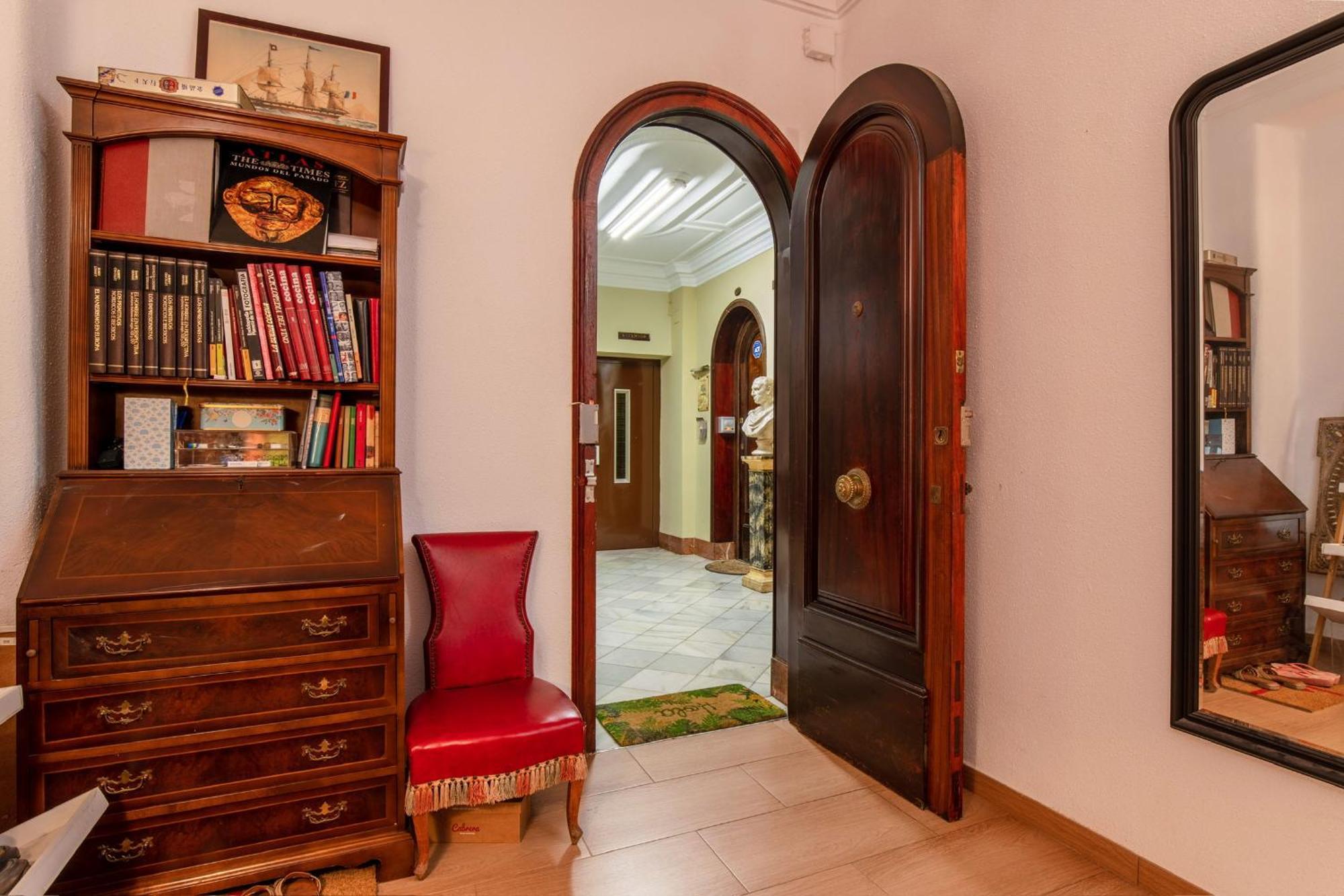 Mirador 2 Del Mercado Central - Habitacion Con Bano Privado En El Centro De La Ciudad Vella Valencia Luaran gambar