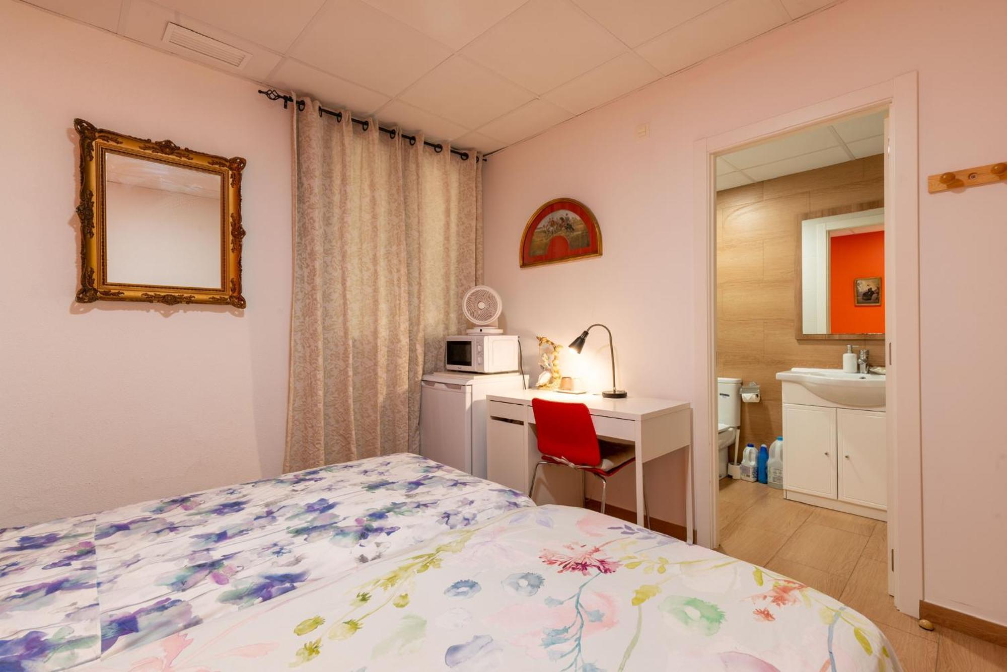 Mirador 2 Del Mercado Central - Habitacion Con Bano Privado En El Centro De La Ciudad Vella Valencia Luaran gambar