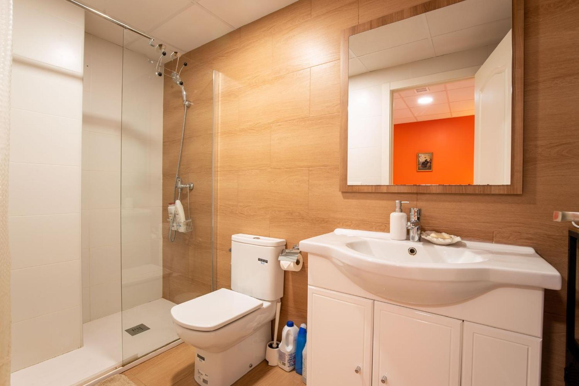 Mirador 2 Del Mercado Central - Habitacion Con Bano Privado En El Centro De La Ciudad Vella Valencia Luaran gambar